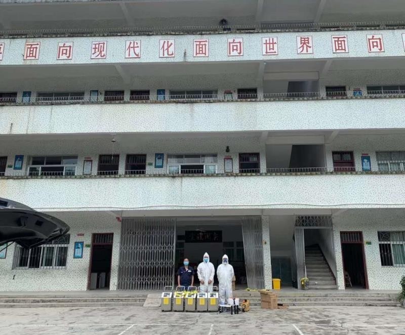 学校.jpg